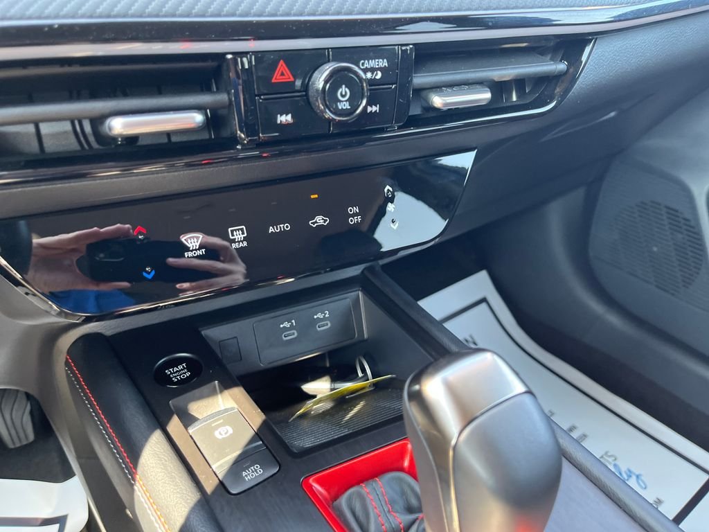 Used 2025 White Nissan SR image 18