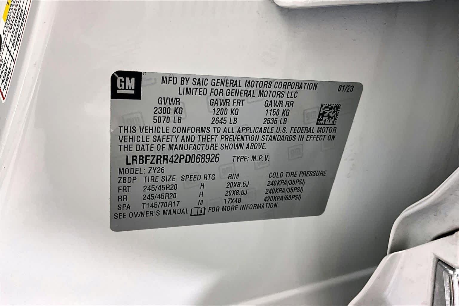 Used 2023 White Frost Tricoat Buick Avenir image 36