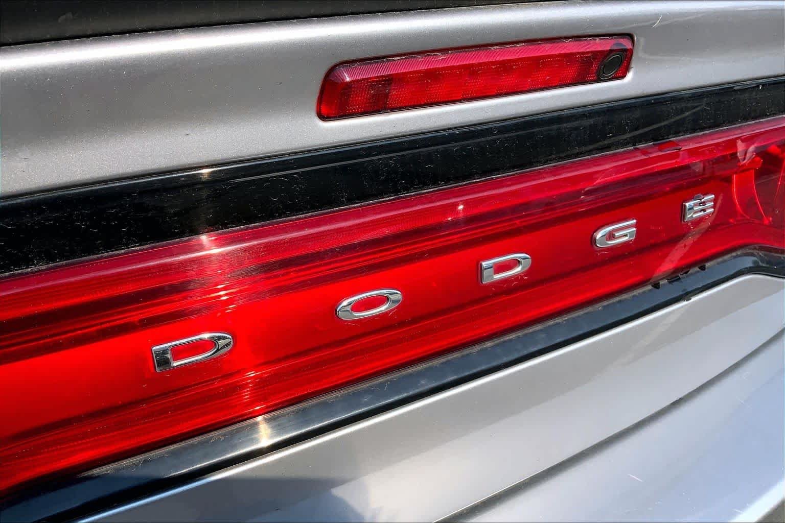 Used 2014 Billet Silver Metallic Clearcoat Dodge SE image 10