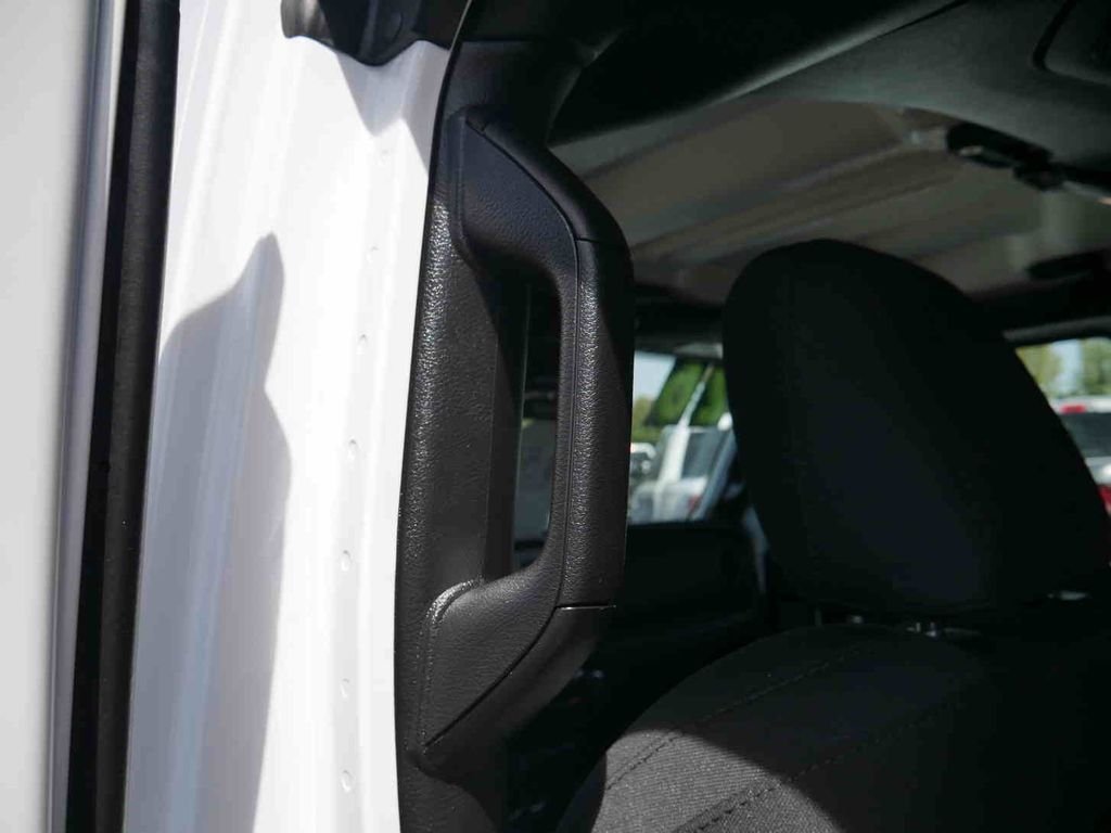 Certified Used 2026 White/off-white Jeep Mojave image 14