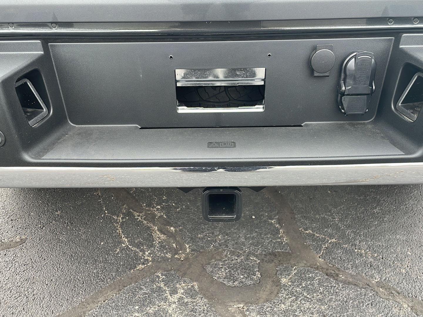 New 2026 Carbonized Gray Metallic Ford XLT image 31