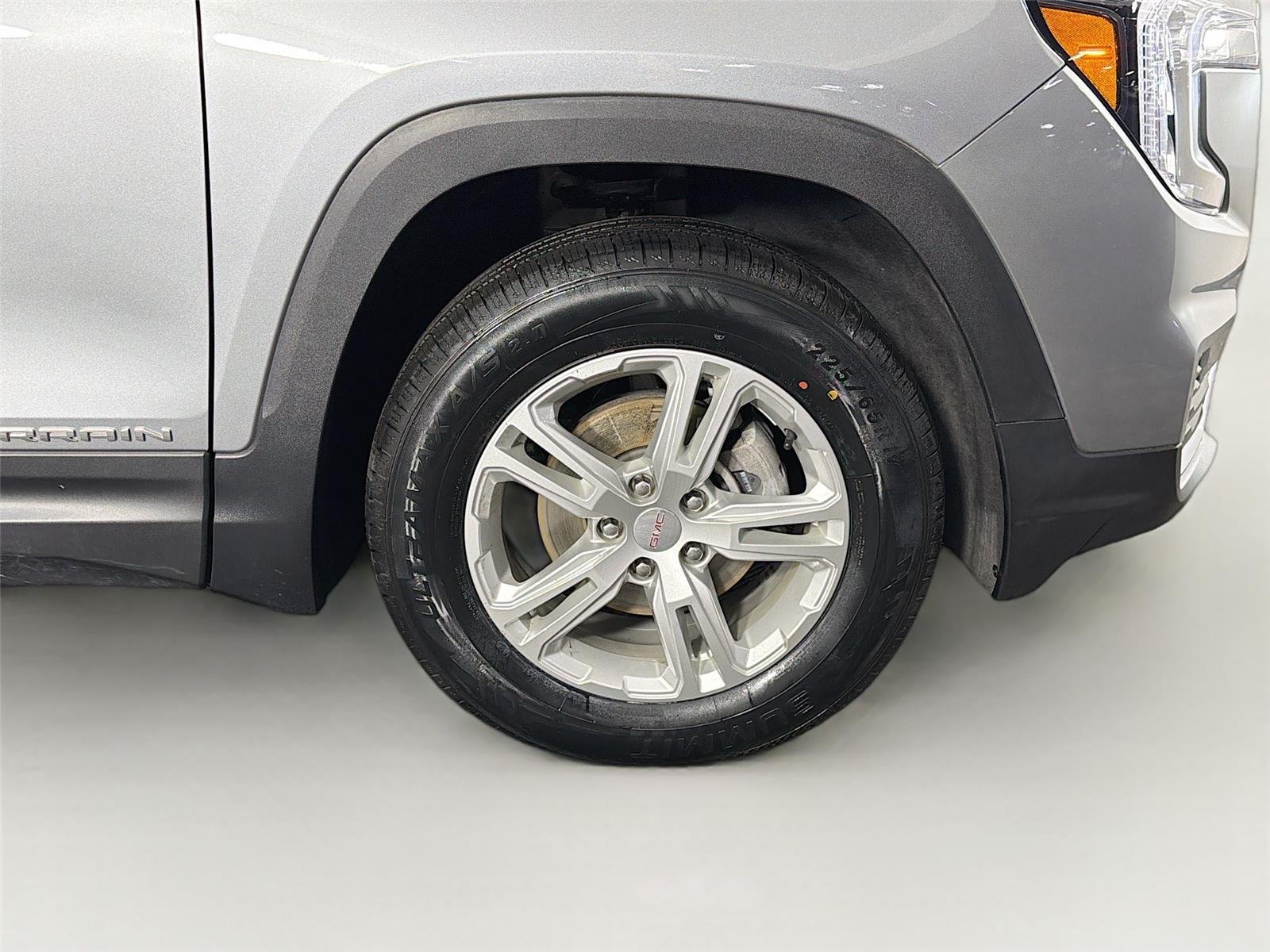 Used 2023 Sterling Metallic GMC SLE image 37