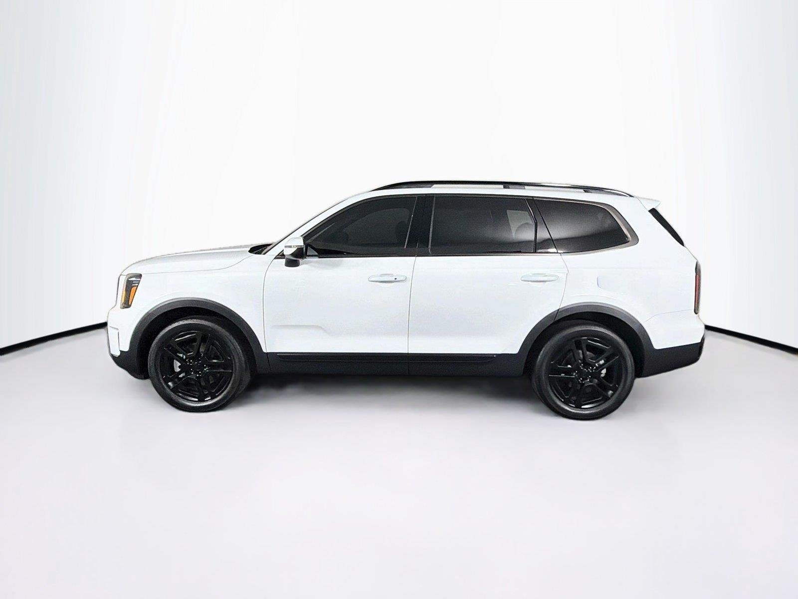 Used 2025  Kia EX X-Line image 8