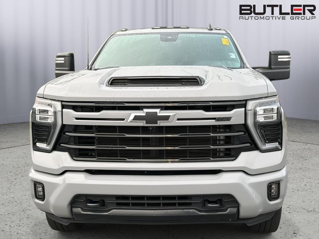Used 2024 Slate Gray Metallic Chevrolet LT image 3
