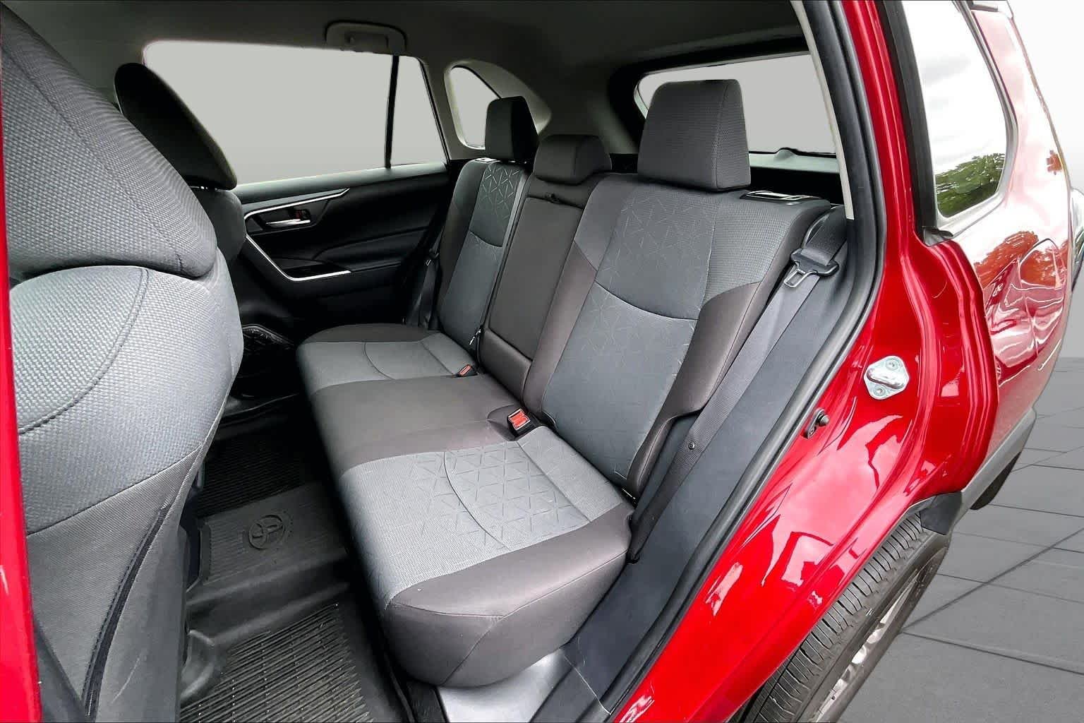 Used 2025 Ruby Flare Pearl Toyota XLE image 20