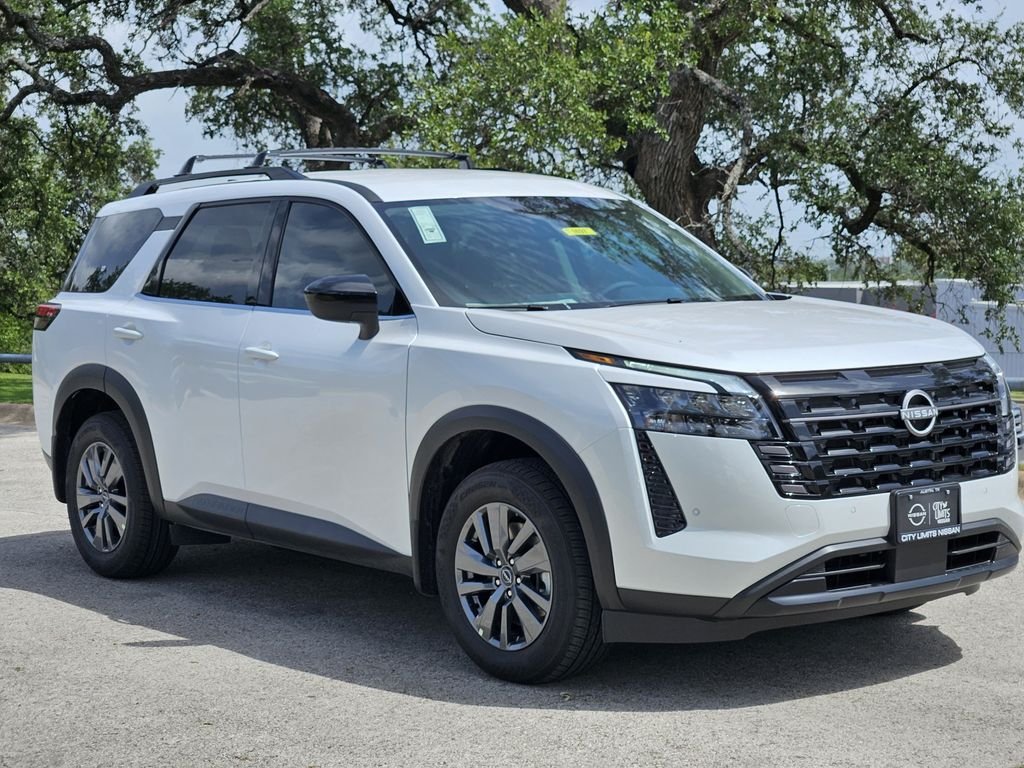 New 2026 Everest White Pearl TriCoat Nissan SV image 3