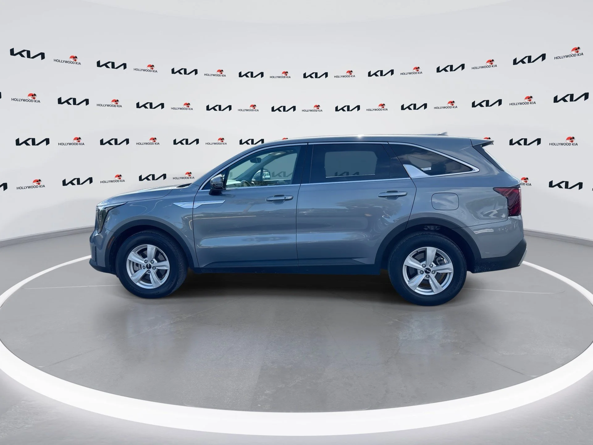 Certified Used 2025 Everlasting Silver Kia LX image 5