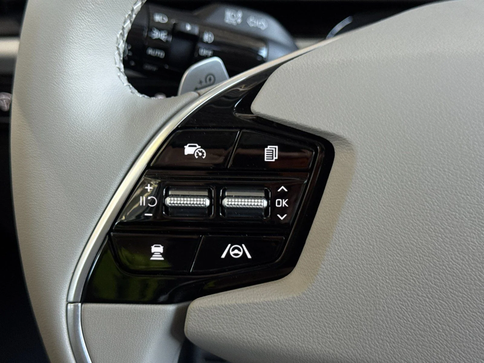 New 2026 White Kia Wave image 28