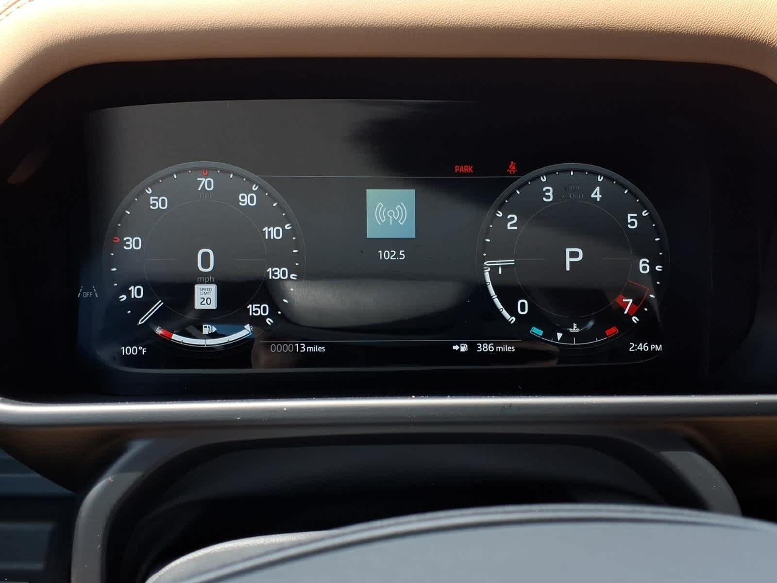 New 2026 Woolstone Green Land Rover X-Dynamic SE image 10