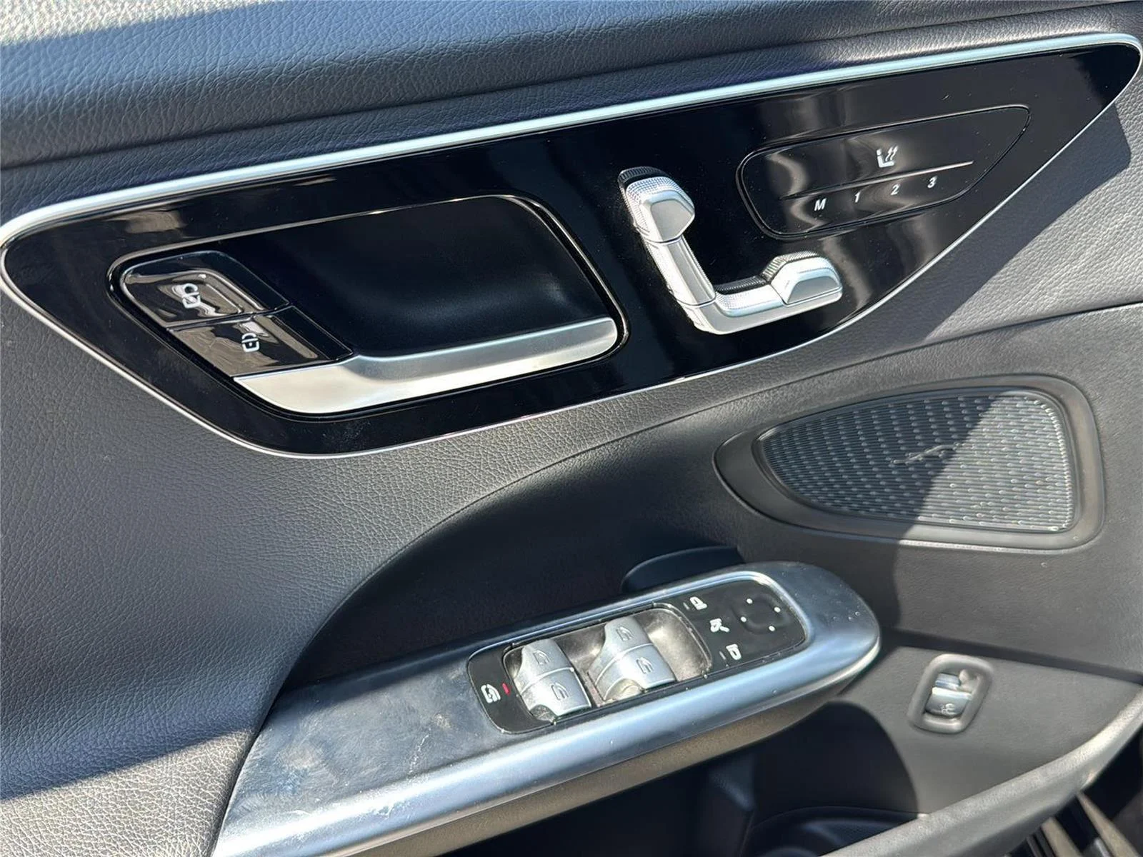 2025 Mercedes-Benz C-Class Sedan C 300 - Photo 12