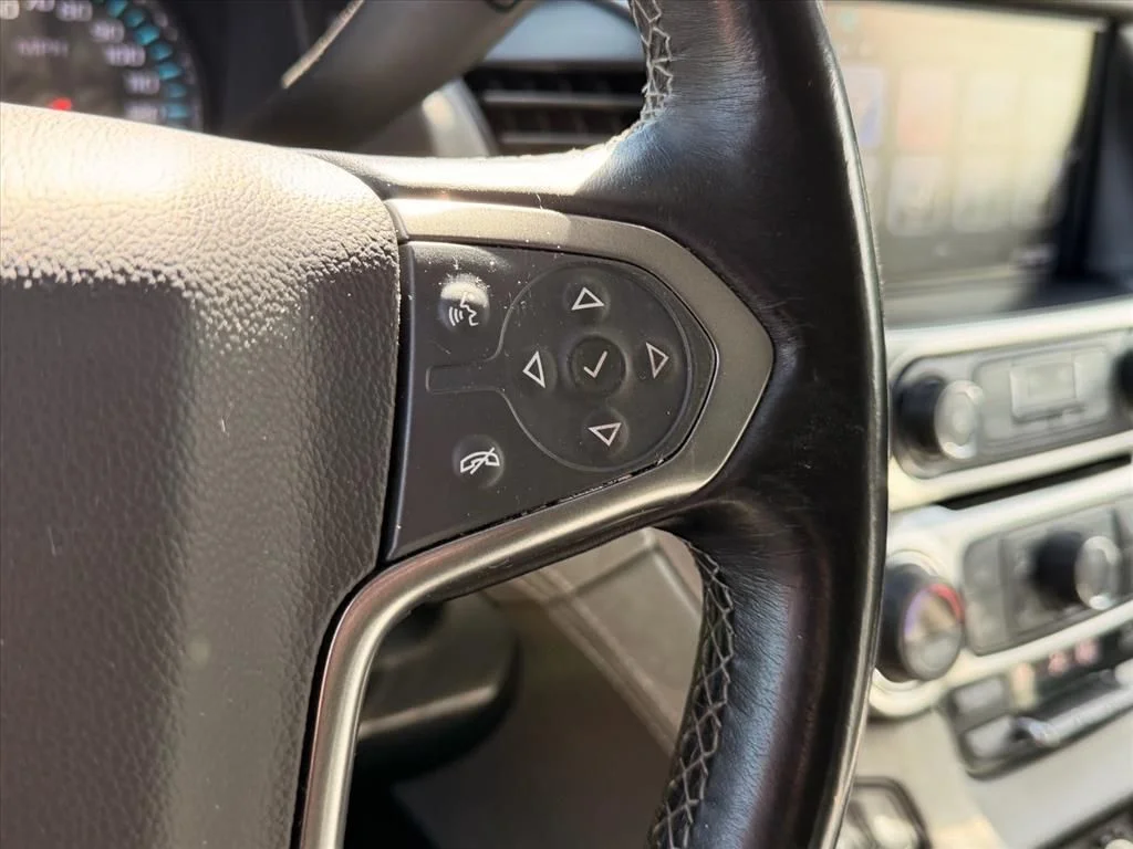 Used 2020 White Chevrolet LT image 21
