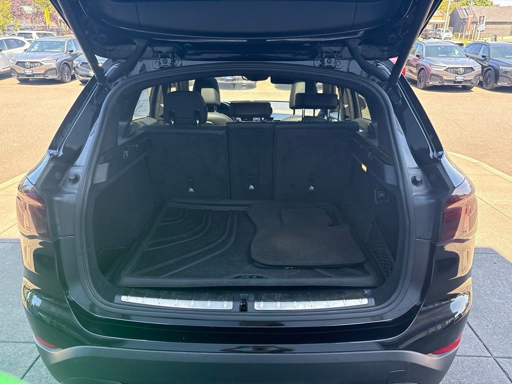 Used 2018 Jet Black BMW xDrive28i image 8