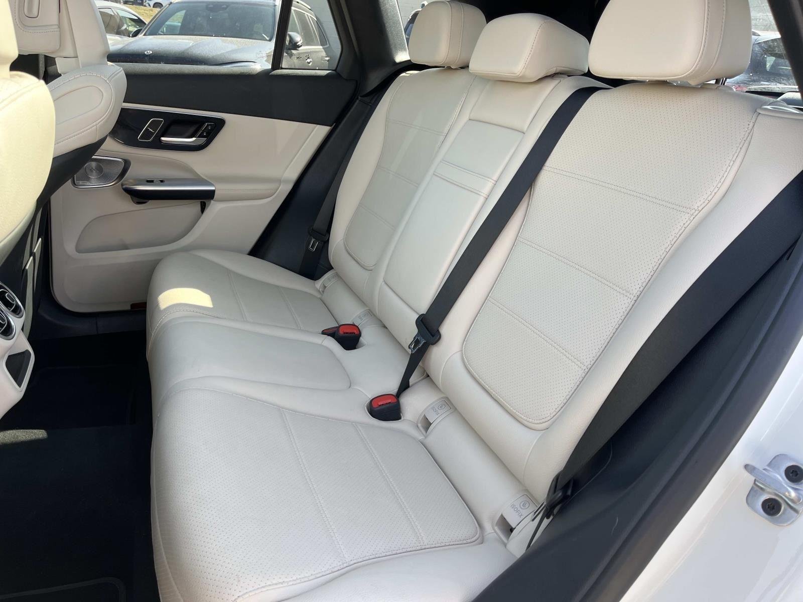 Used 2026 WHITE Mercedes-Benz GLC 300 image 18