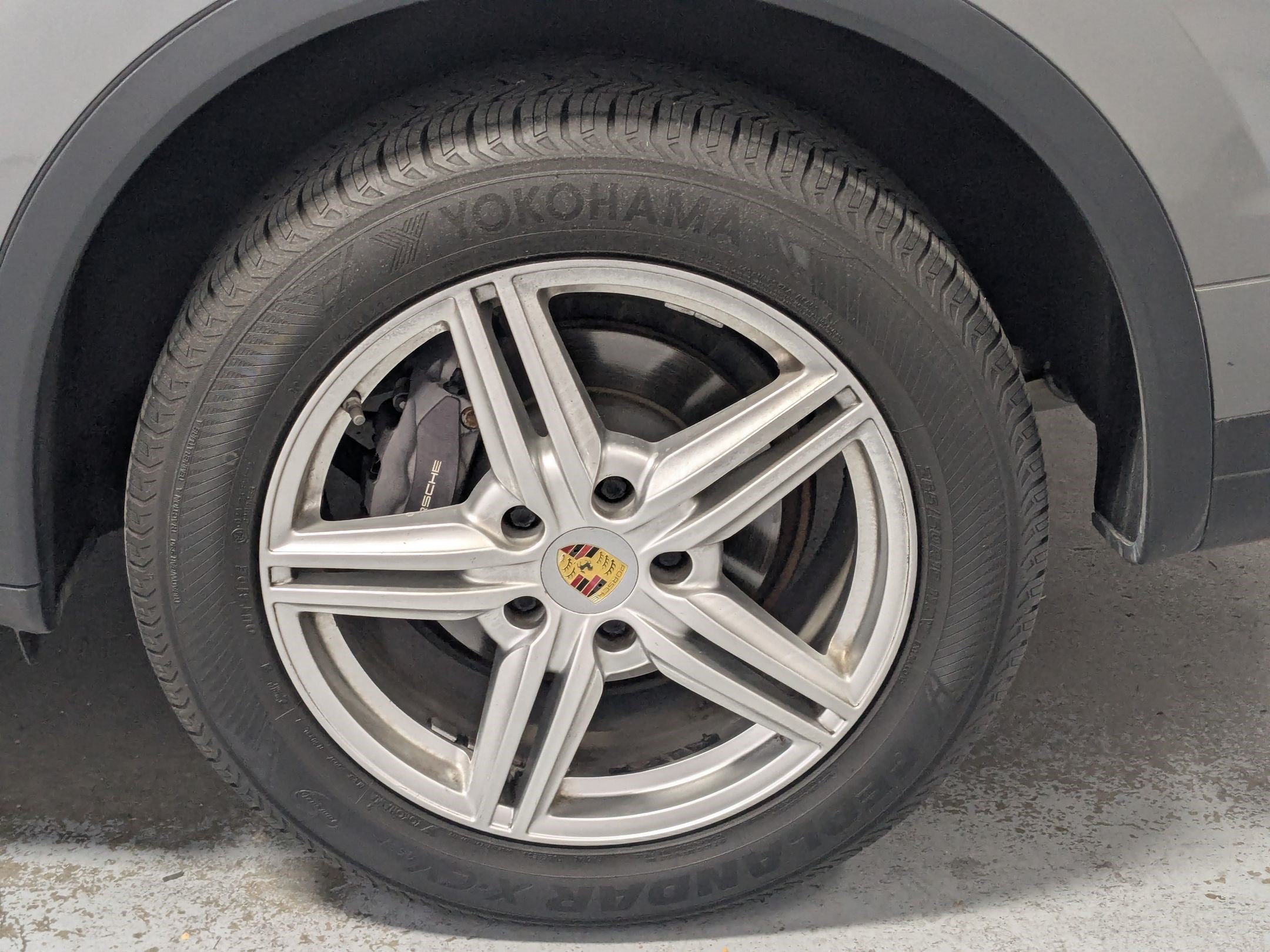 Used 2016 Meteor Gray Metallic Porsche Base image 27