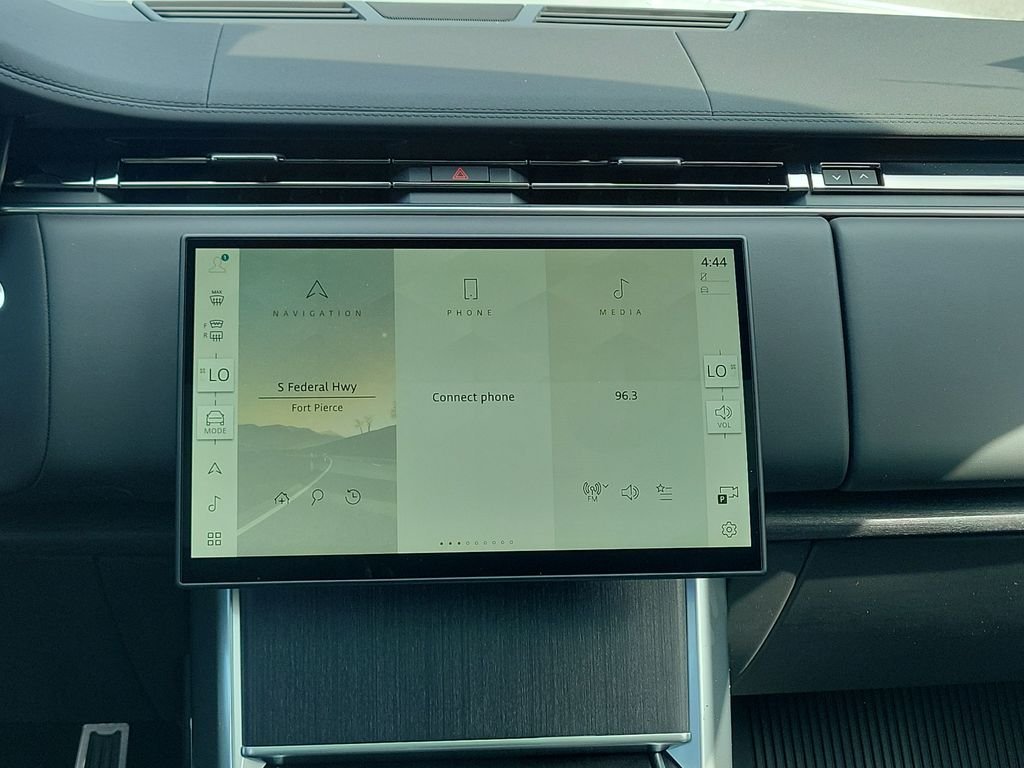 New 2026 Fuji White Land Rover SE image 21