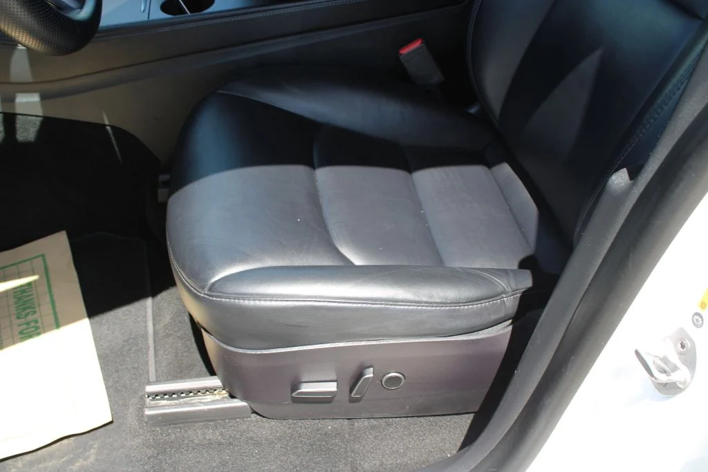 Used 2021 White Tesla Standard Range image 17