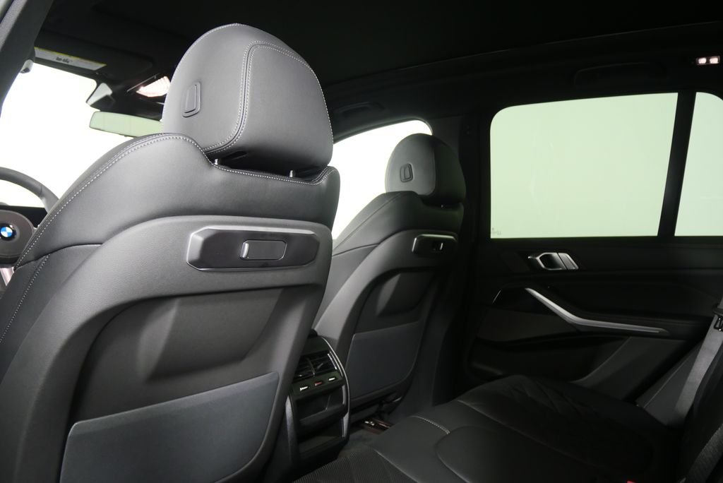 New 2026 Manhattan Green Metallic BMW sDrive40i image 14