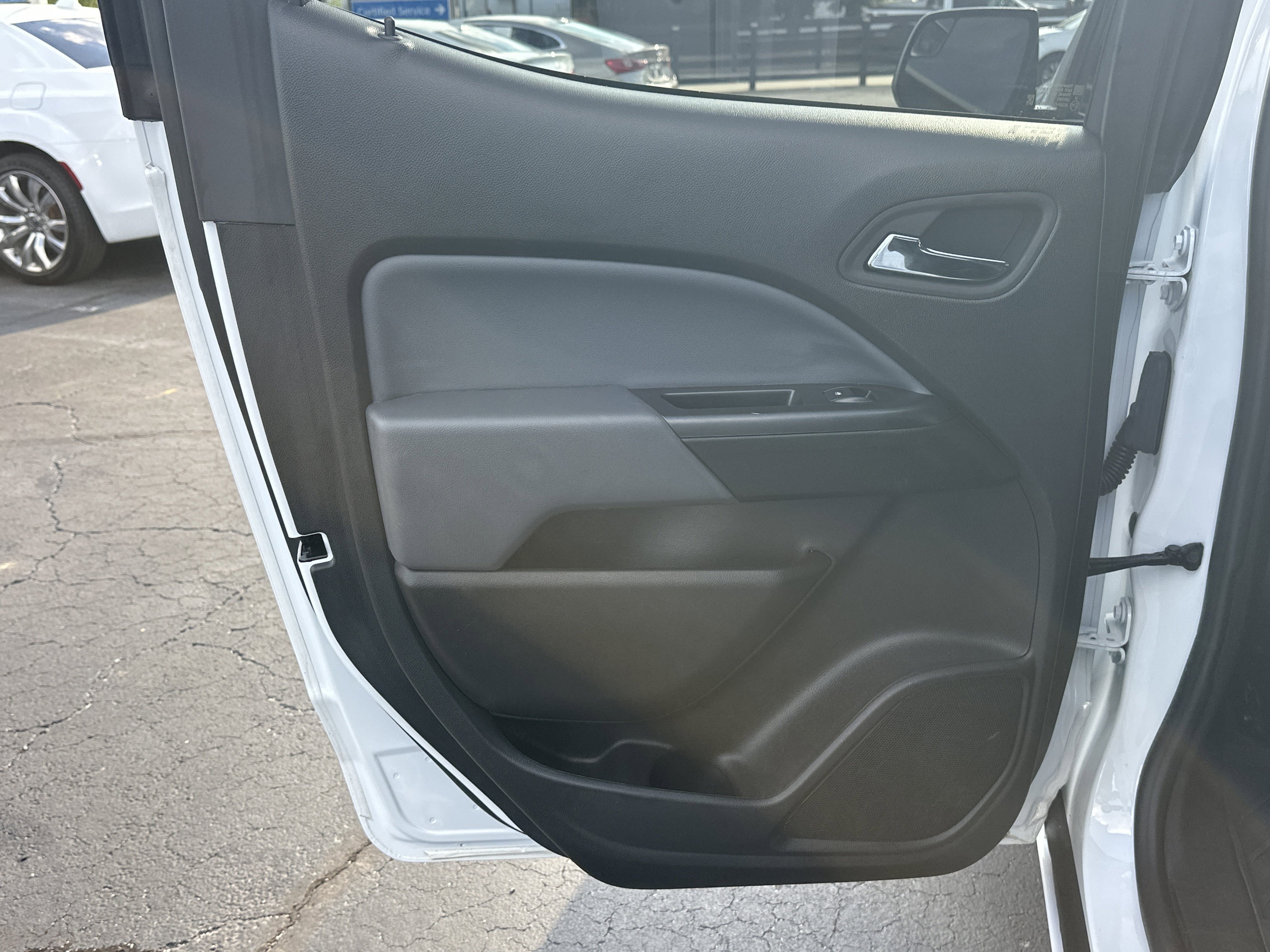 Used 2022 Summit White Chevrolet Z71 image 23