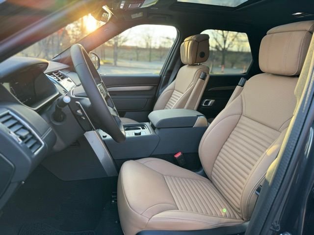 New 2024 Carpathian Grey LAND ROVER Dynamic SE image 13