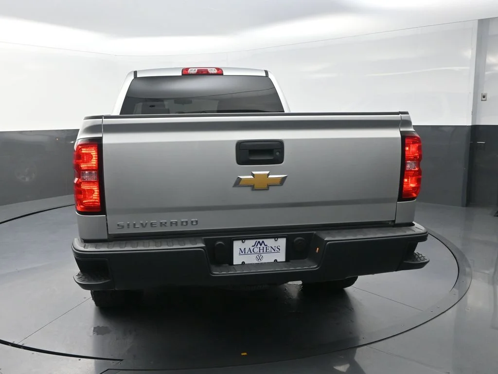 Used 2018 Silver Chevrolet WT image 9