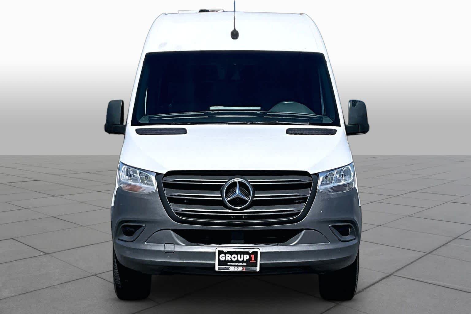 Used 2023 Arctic White Mercedes-Benz  image 4
