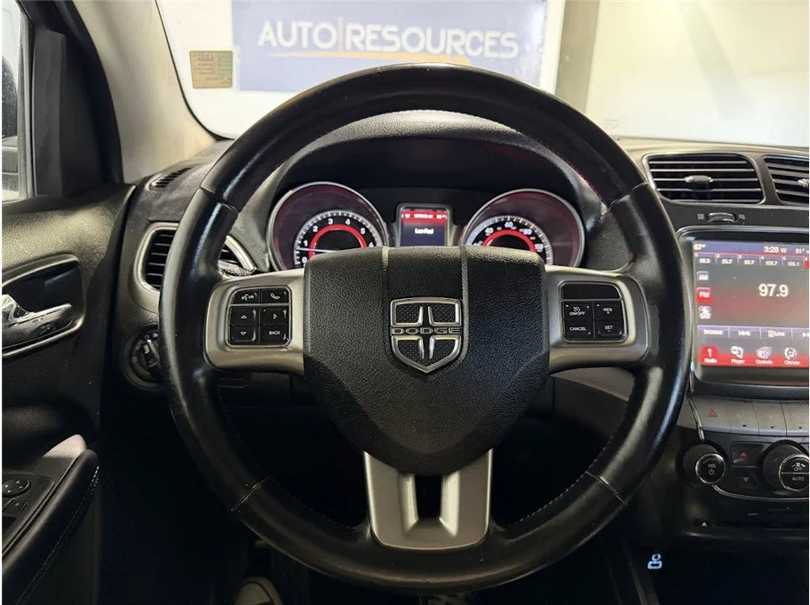 Used 2017 Pitch Black Clearcoat Dodge Crossroad Plus image 27