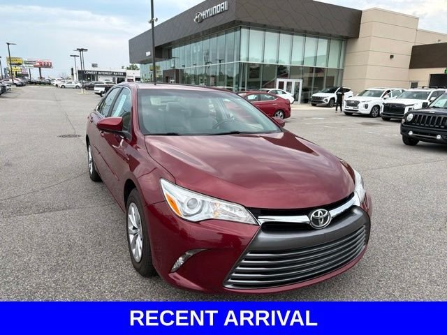 Used 2017 Red Toyota LE image 24