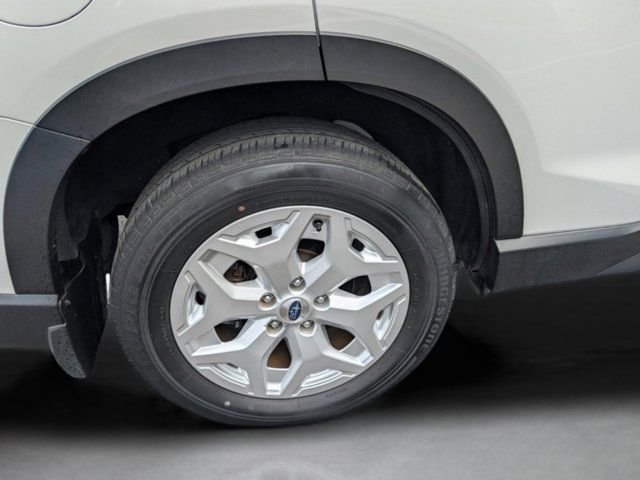 Used 2023 White Subaru Base image 38