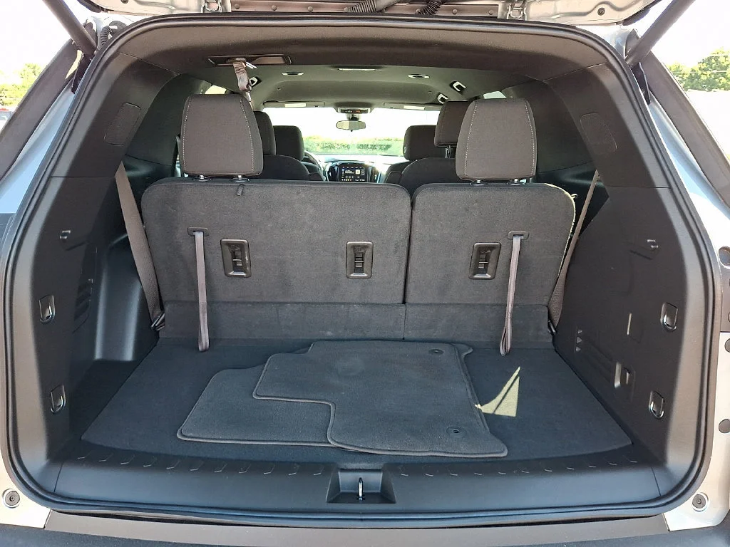 Used 2023 Sterling Gray Metallic Chevrolet LT Cloth image 31