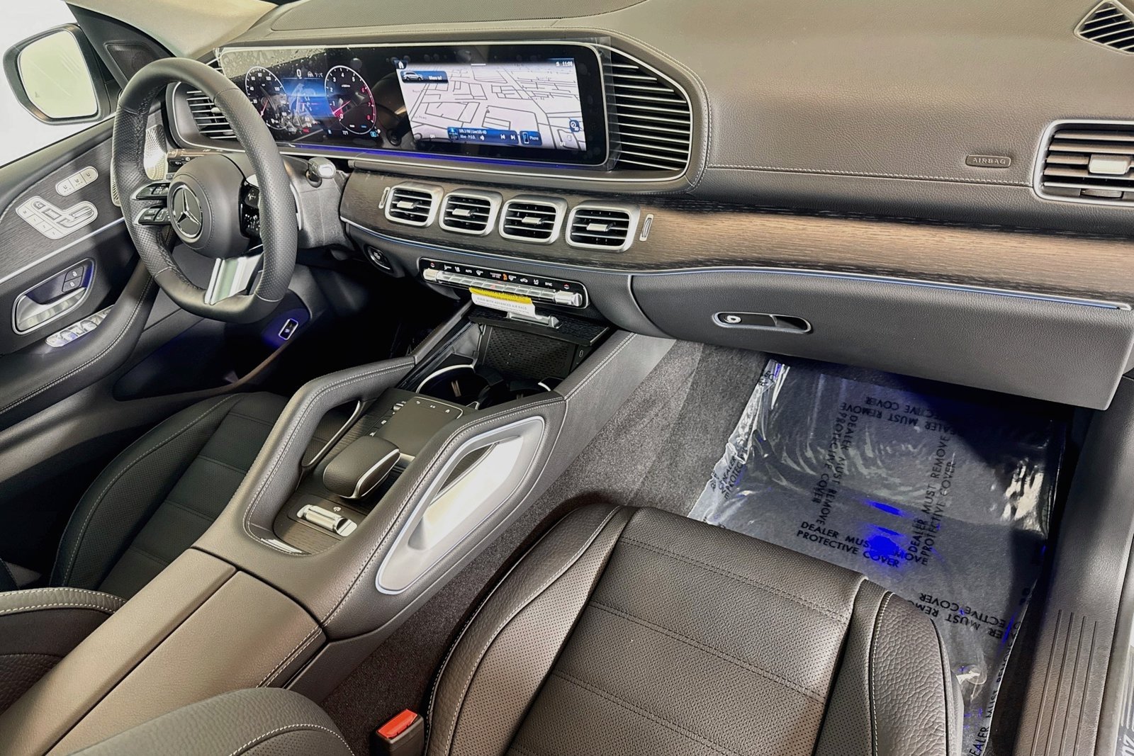New 2026 MANUFAKTUR Moonlight White Metallic Mercedes-Benz GLS 450 image 27
