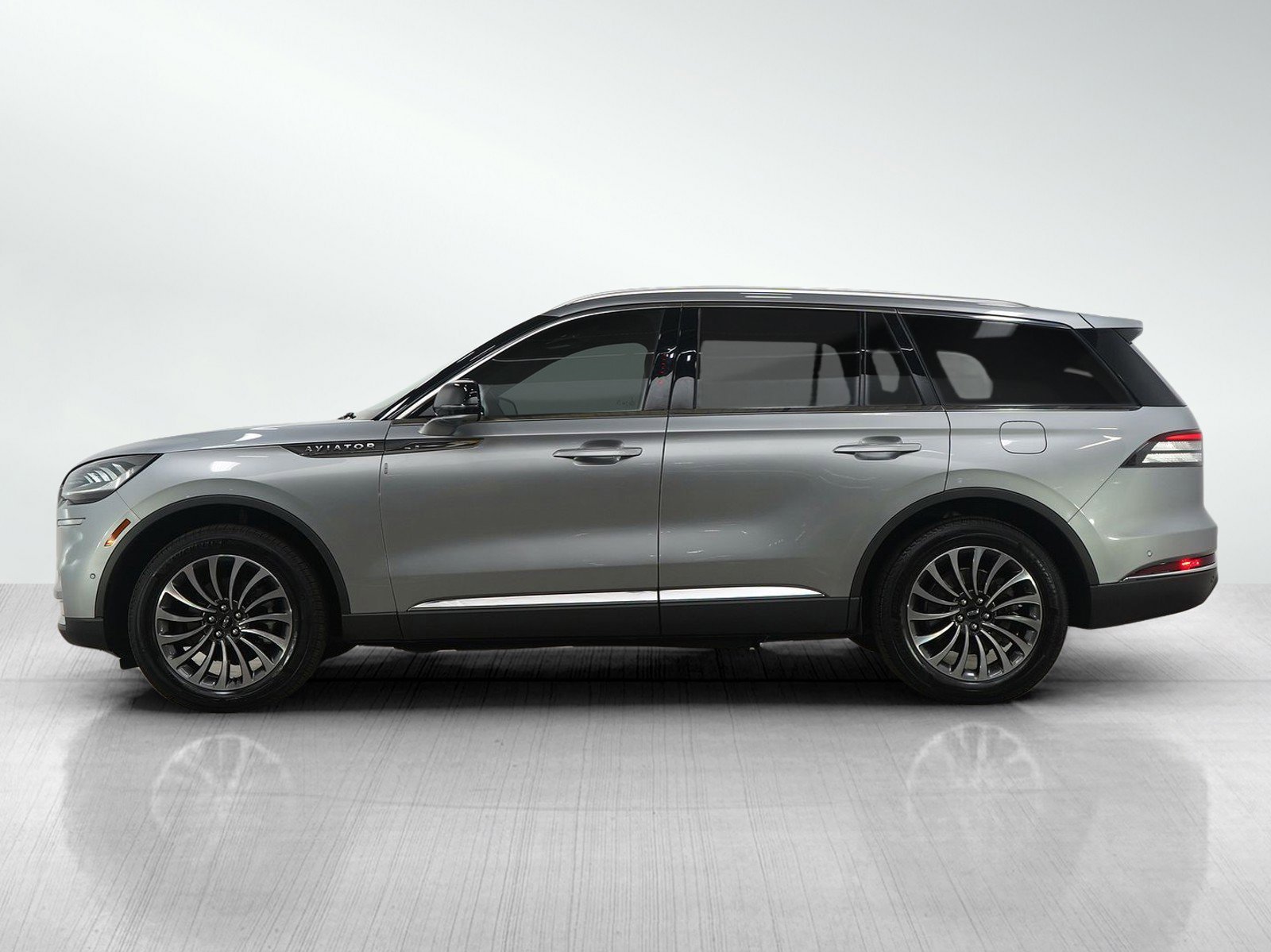 Used 2021 Lincoln Aviator Reserve with VIN 5LM5J7XC0MGL10425 for sale in Burnsville, Minnesota