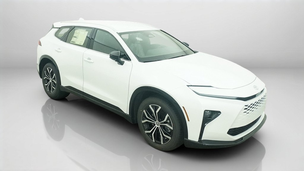 New 2026 Oxygen White Toyota XLE image 5