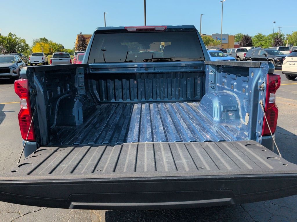 Used 2024 Lakeshore Blue Metallic Chevrolet LT image 21