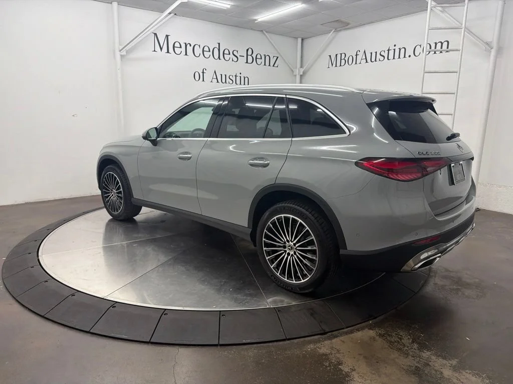 New 2027 White Mercedes-Benz GLC 300 image 5