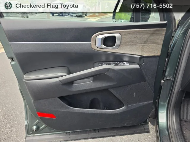 Used 2022 Aruba Green Kia S image 14