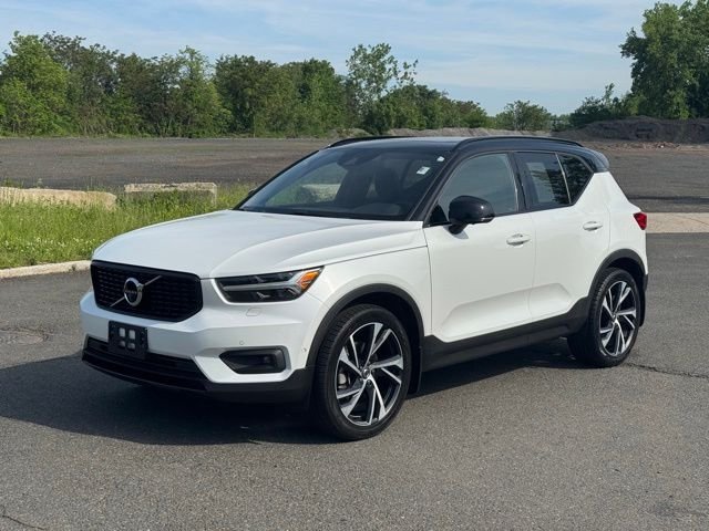 2019 Volvo XC40 T5 R-Design AWD's photo