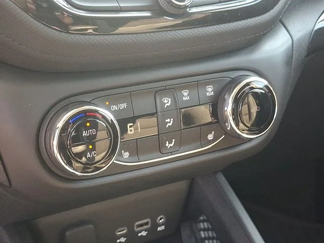 Used 2021 Blue Chevrolet LT image 14