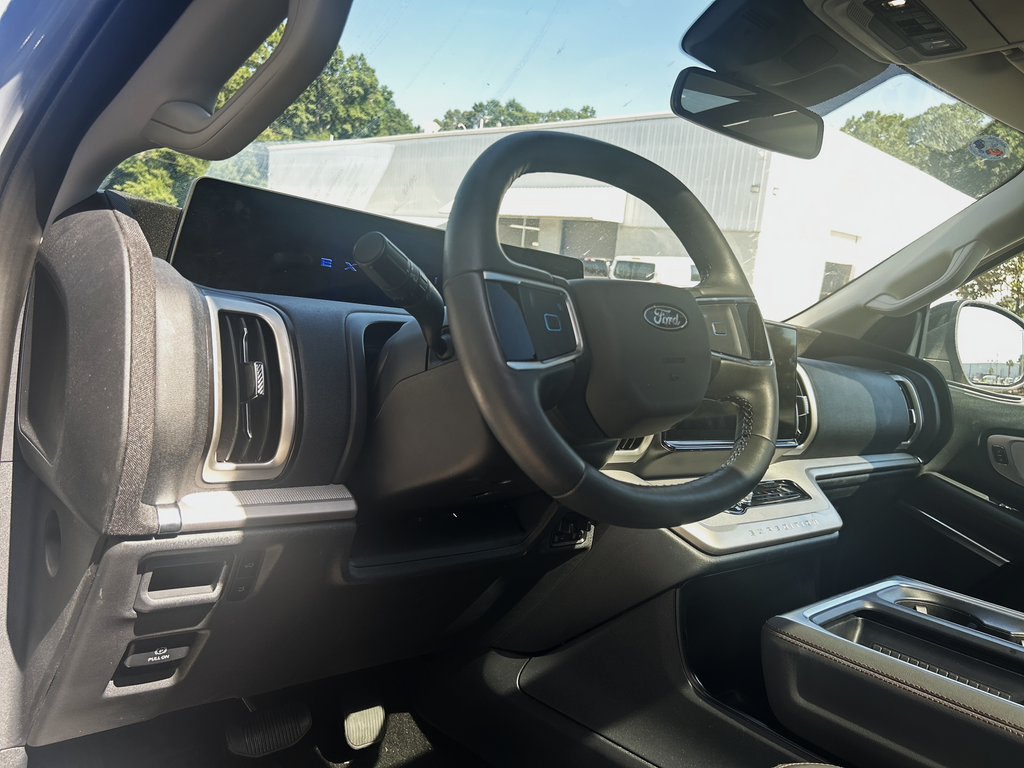 Used 2025 Gray Ford Active image 9