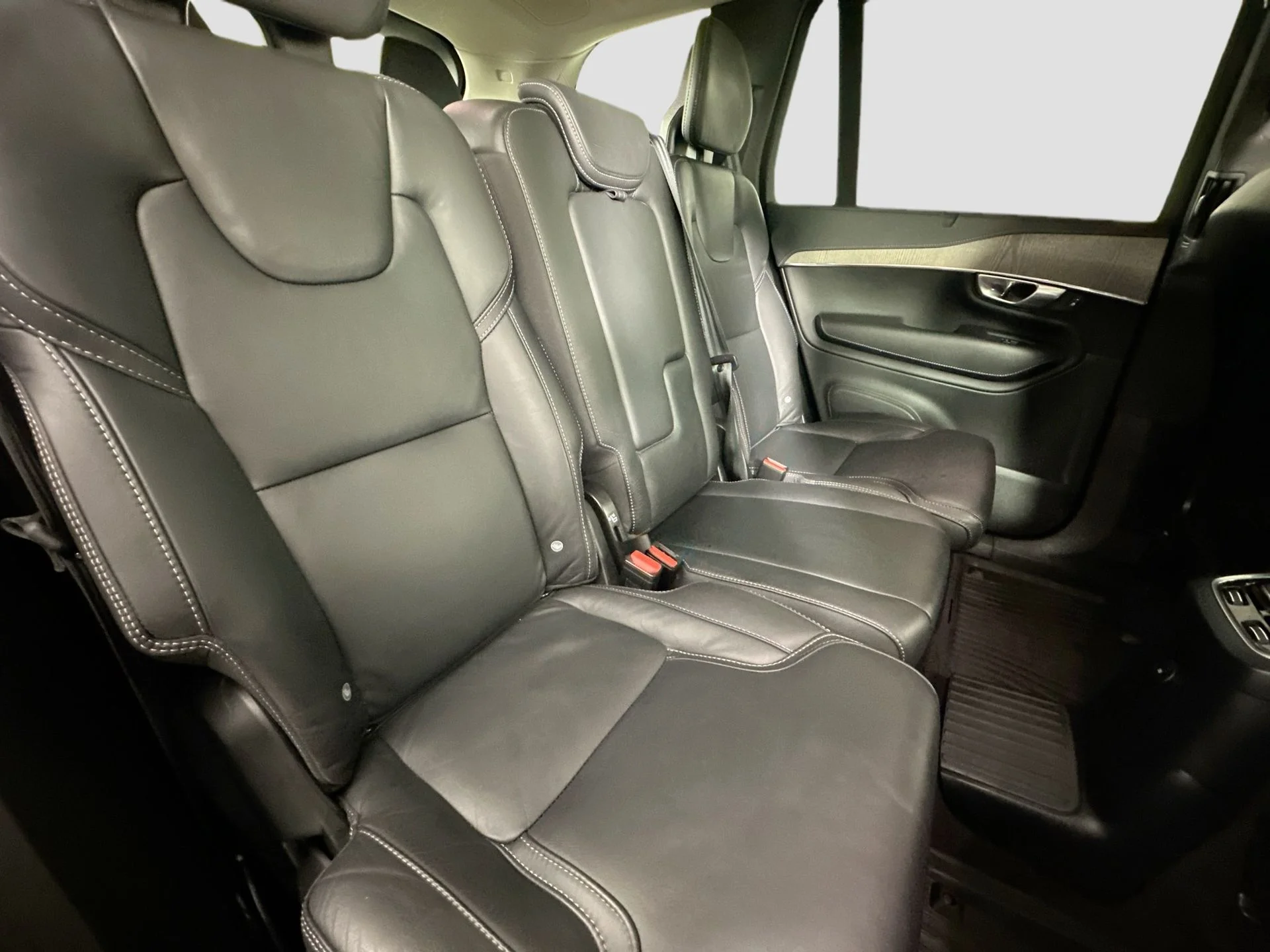 Used 2021  Volvo T8 Inscription 7 Passenger image 30