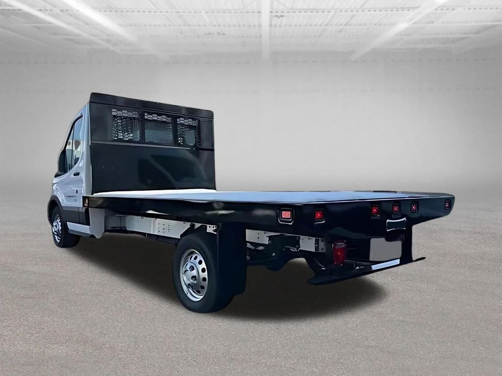 New 2025 Oxford White Ford Chassis Cab image 7