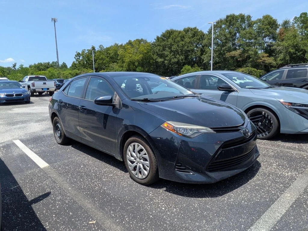 Used 2018 Blue Toyota LE image 4
