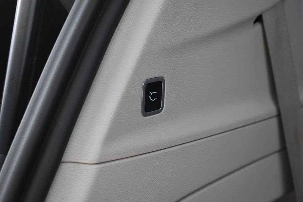 Used 2023 White Chrysler Touring L image 26