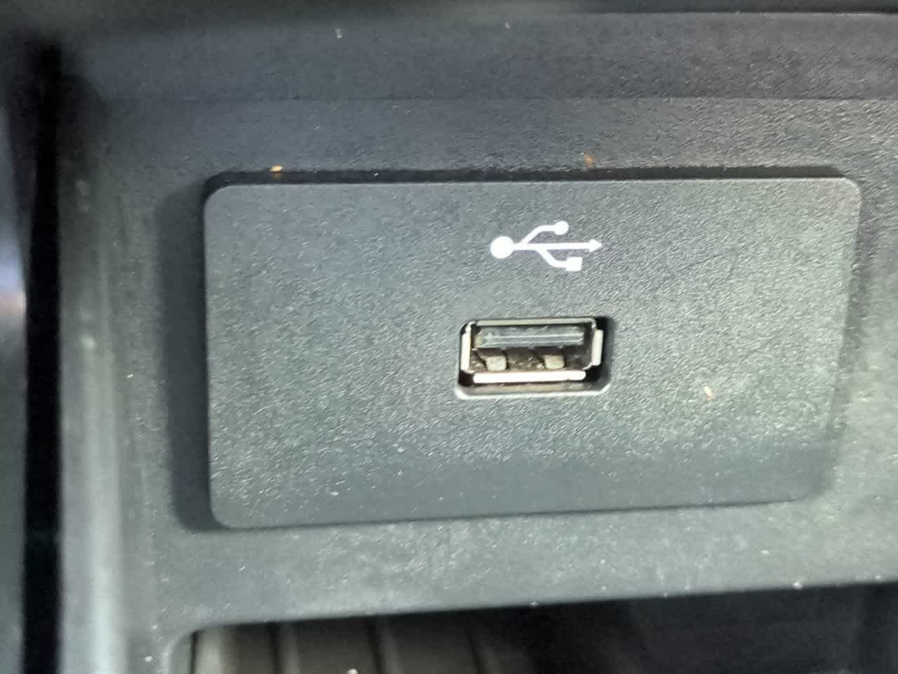 Used 2017 Magnetic Metallic Ford XLT image 21