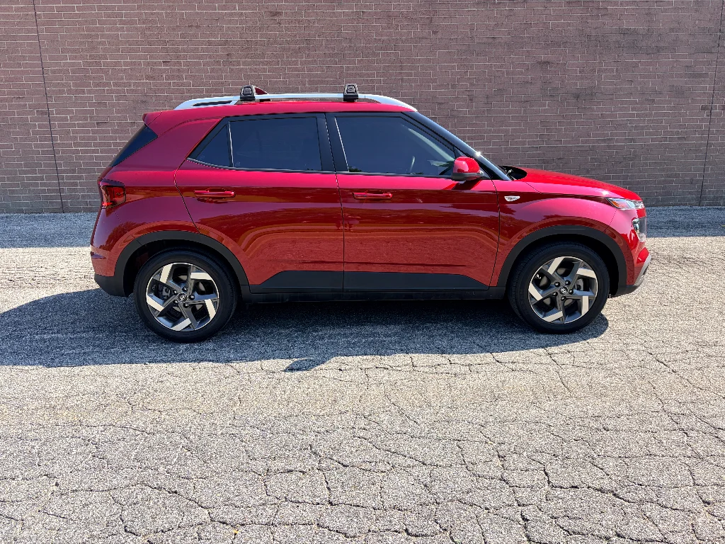 Used 2025 Ultimate Red Hyundai SEL image 6