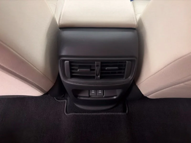 Used 2018  Honda EX image 18