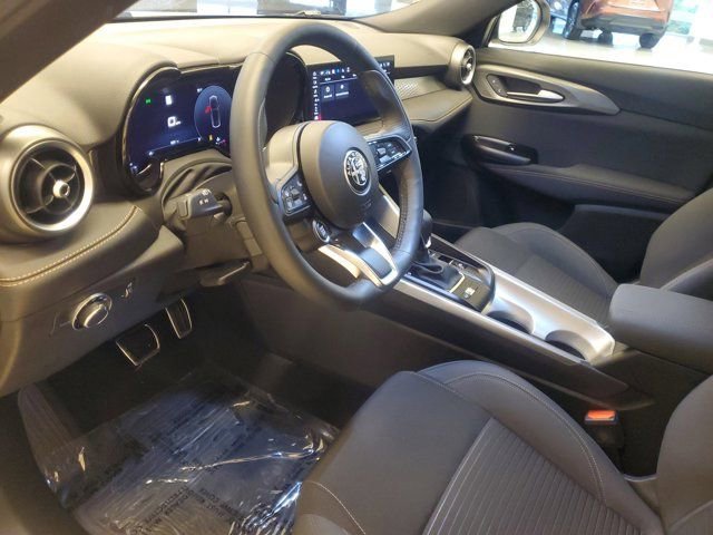 Used 2025 Milano White Alfa Romeo Base image 19