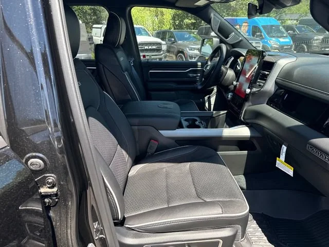 New 2026 Diamond Black Crystal Pearl-Coat Exterior Paint RAM Laramie image 9