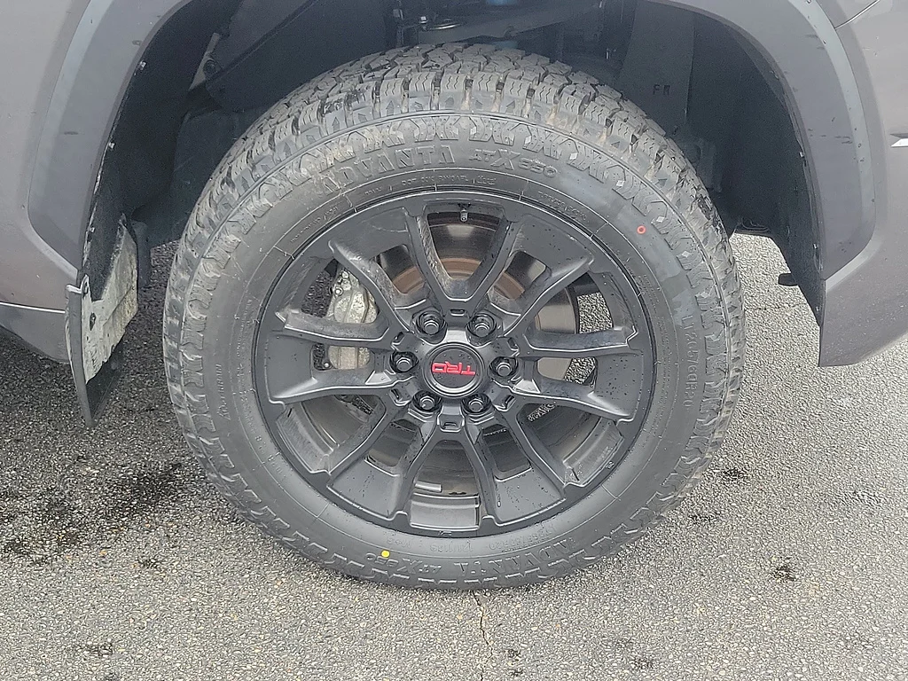 2024 Toyota Tundra 4WD Limited, photo 6 of 12