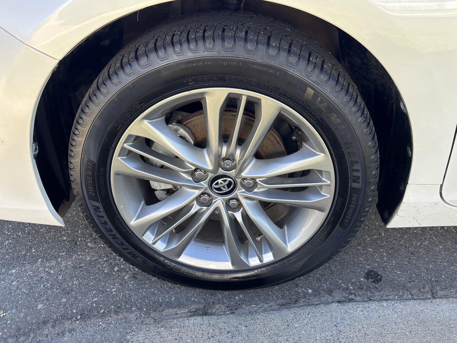 Used 2017 Blizzard Pearl Toyota SE image 8