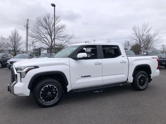 Used 2023 Ice Toyota SR5 image 7